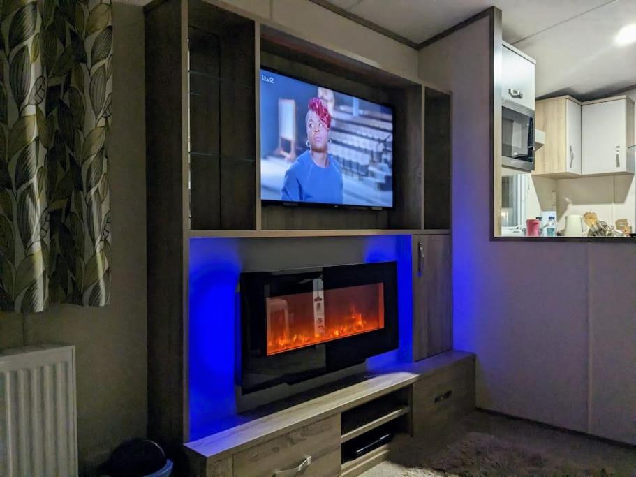 Beautiful Pet Friendly Southerness Caravan With Sea View & Decking Area Mainsriddle Екстер'єр фото