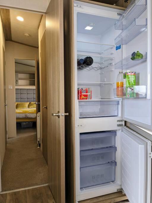 Beautiful Pet Friendly Southerness Caravan With Sea View & Decking Area Mainsriddle Екстер'єр фото