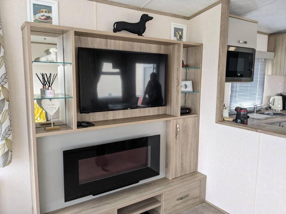 Beautiful Pet Friendly Southerness Caravan With Sea View & Decking Area Mainsriddle Екстер'єр фото