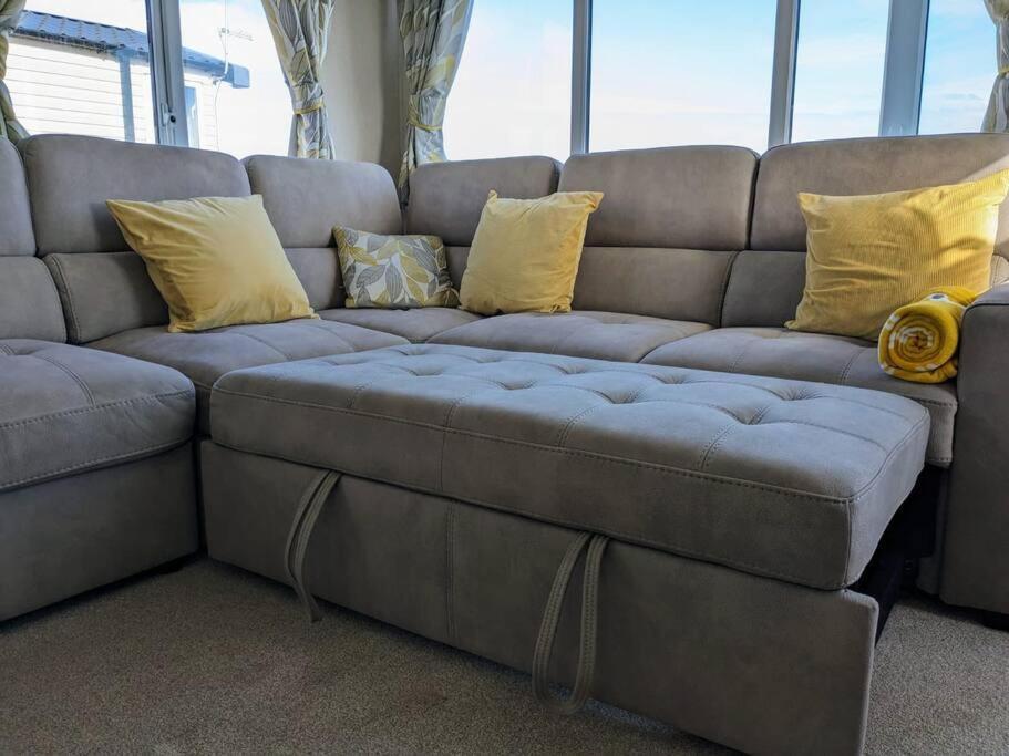 Beautiful Pet Friendly Southerness Caravan With Sea View & Decking Area Mainsriddle Екстер'єр фото