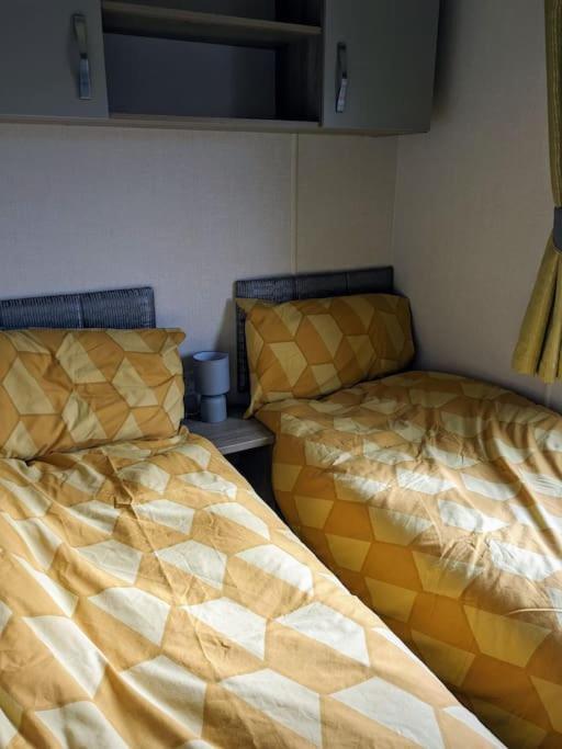 Beautiful Pet Friendly Southerness Caravan With Sea View & Decking Area Mainsriddle Екстер'єр фото