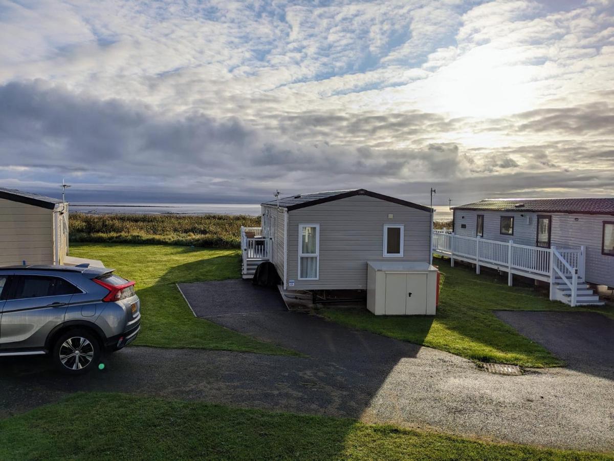 Beautiful Pet Friendly Southerness Caravan With Sea View & Decking Area Mainsriddle Екстер'єр фото